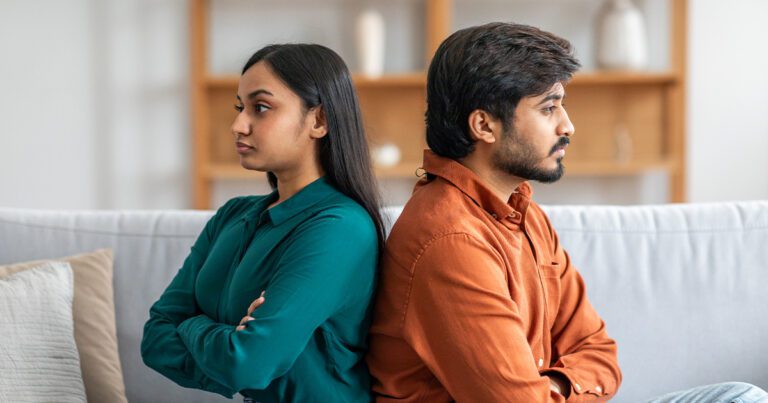 Extra Marital Affairs- होटल में मिलने गया पति, निकली पत्नी